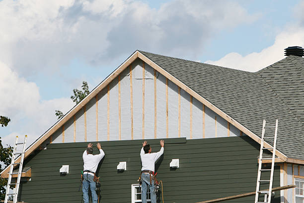 Professional Siding technician working in Amanda, OH